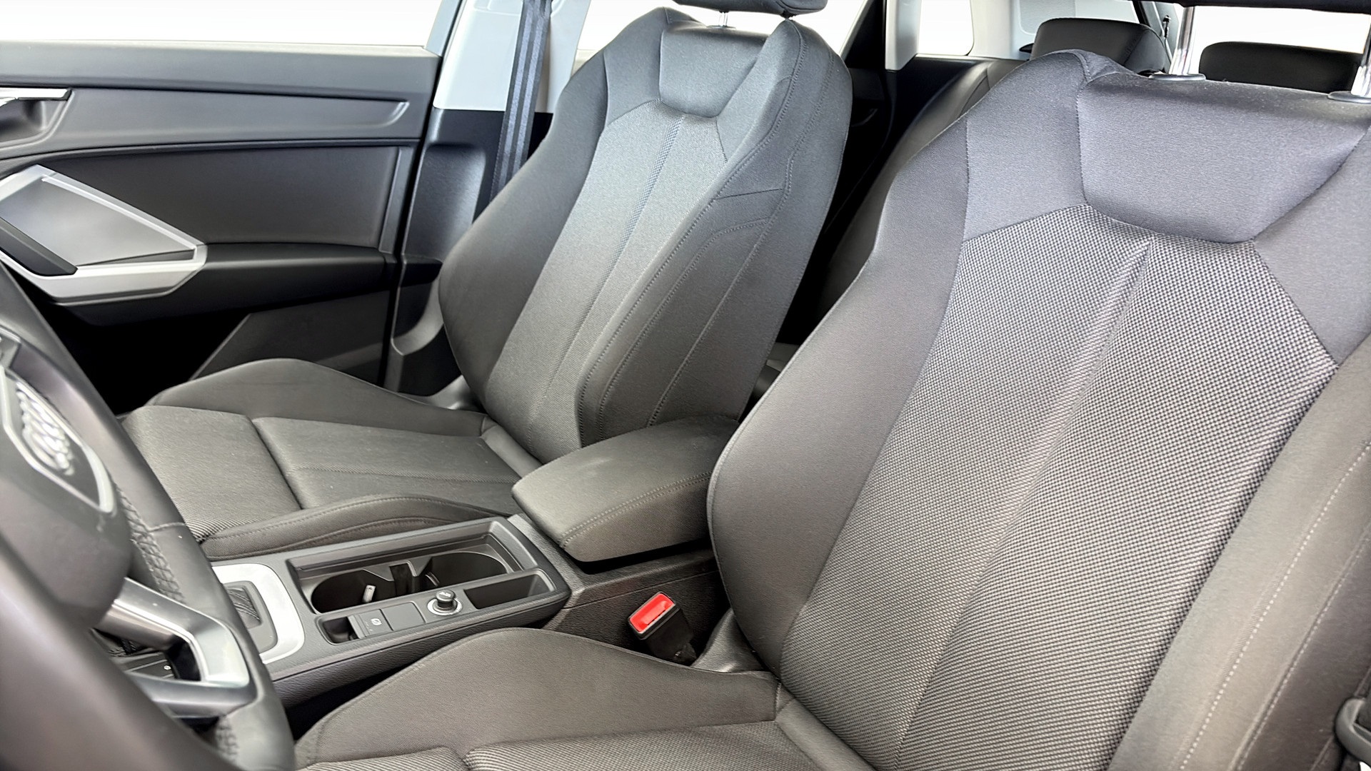 Audi Q3 JAG36F