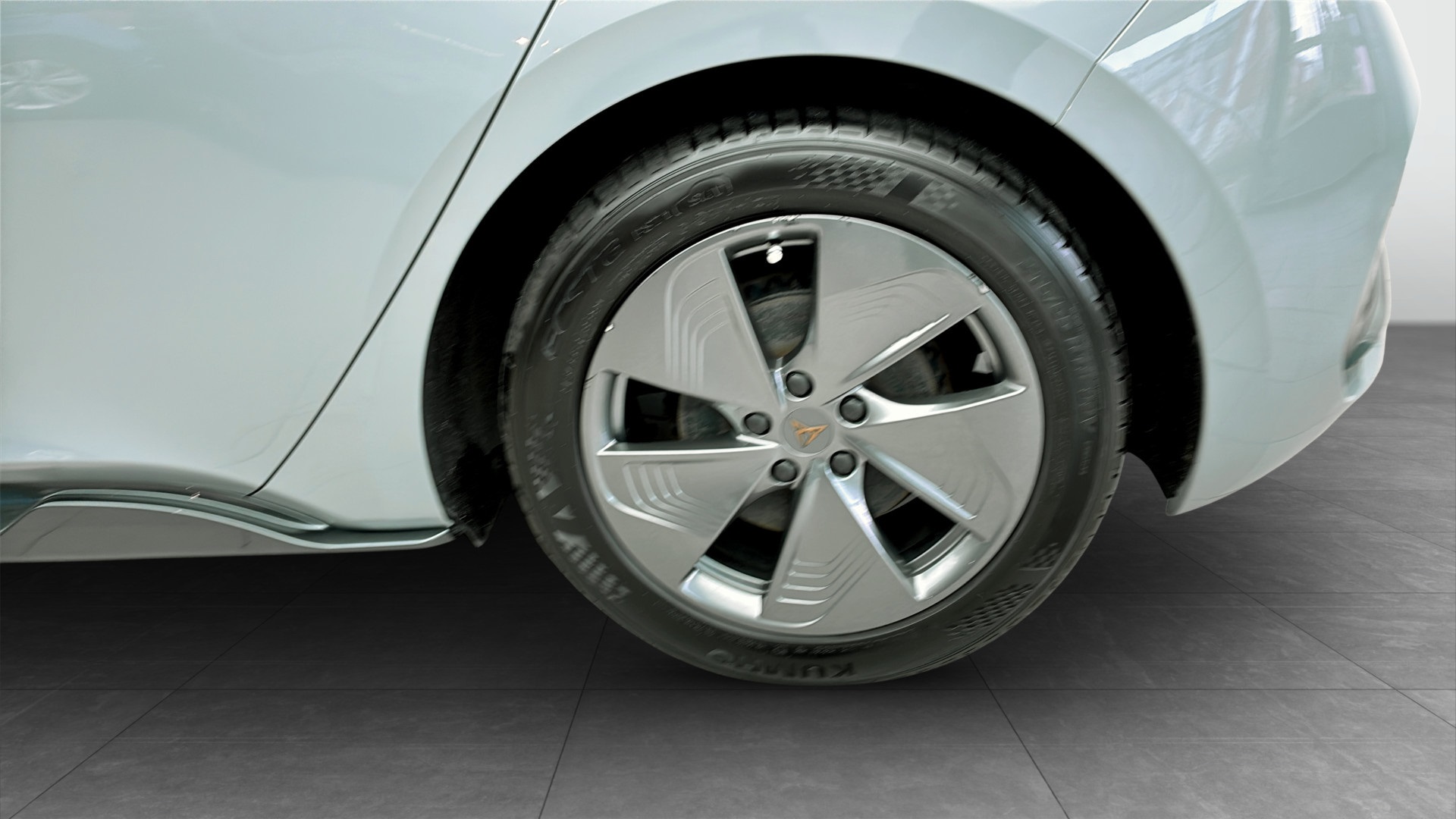 SEAT ElBorn JAH13K
