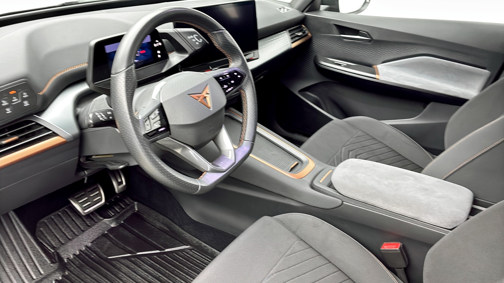 SEAT ElBorn JAH13K