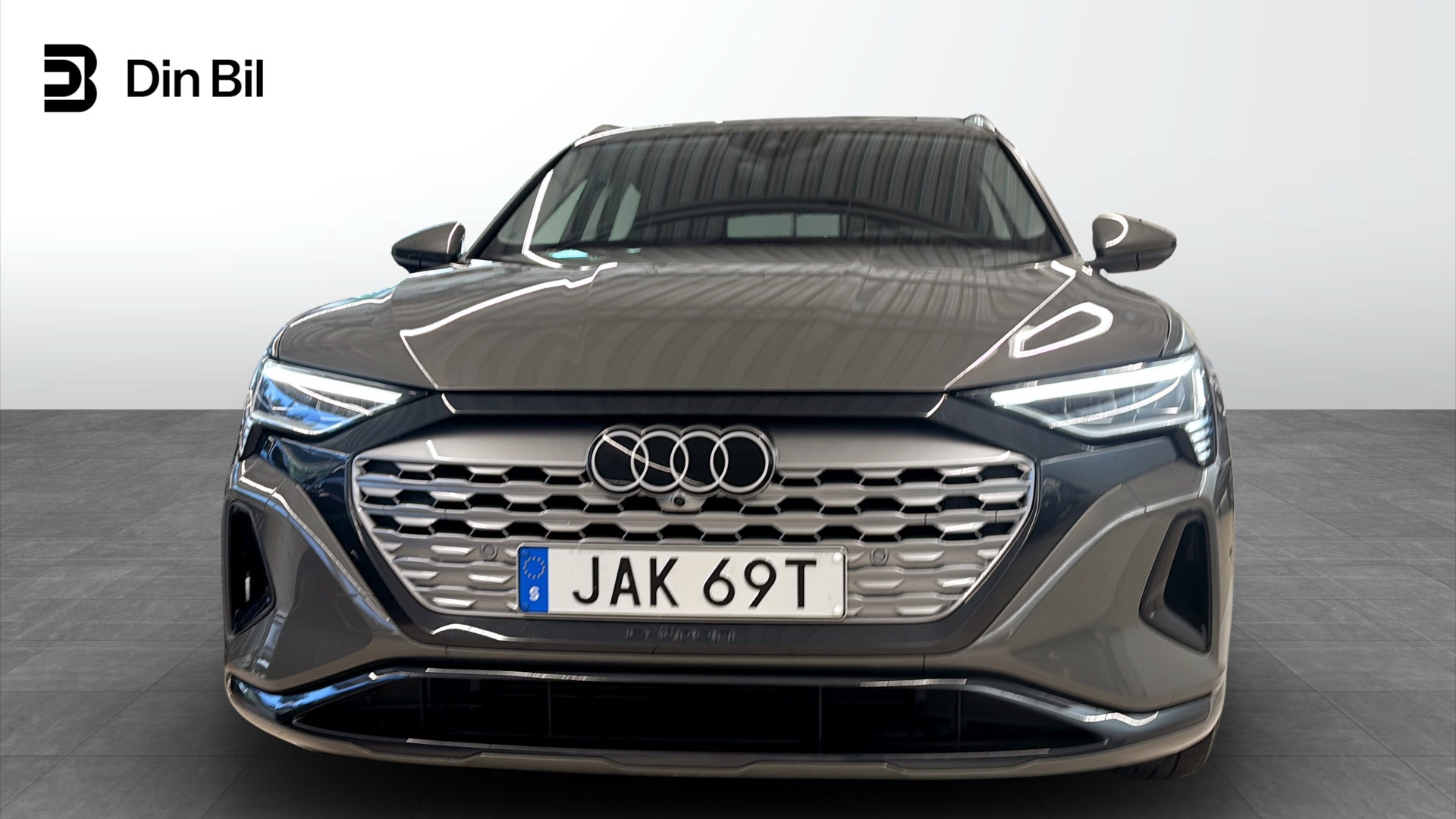 Audi Q8 e-tron JAK69T