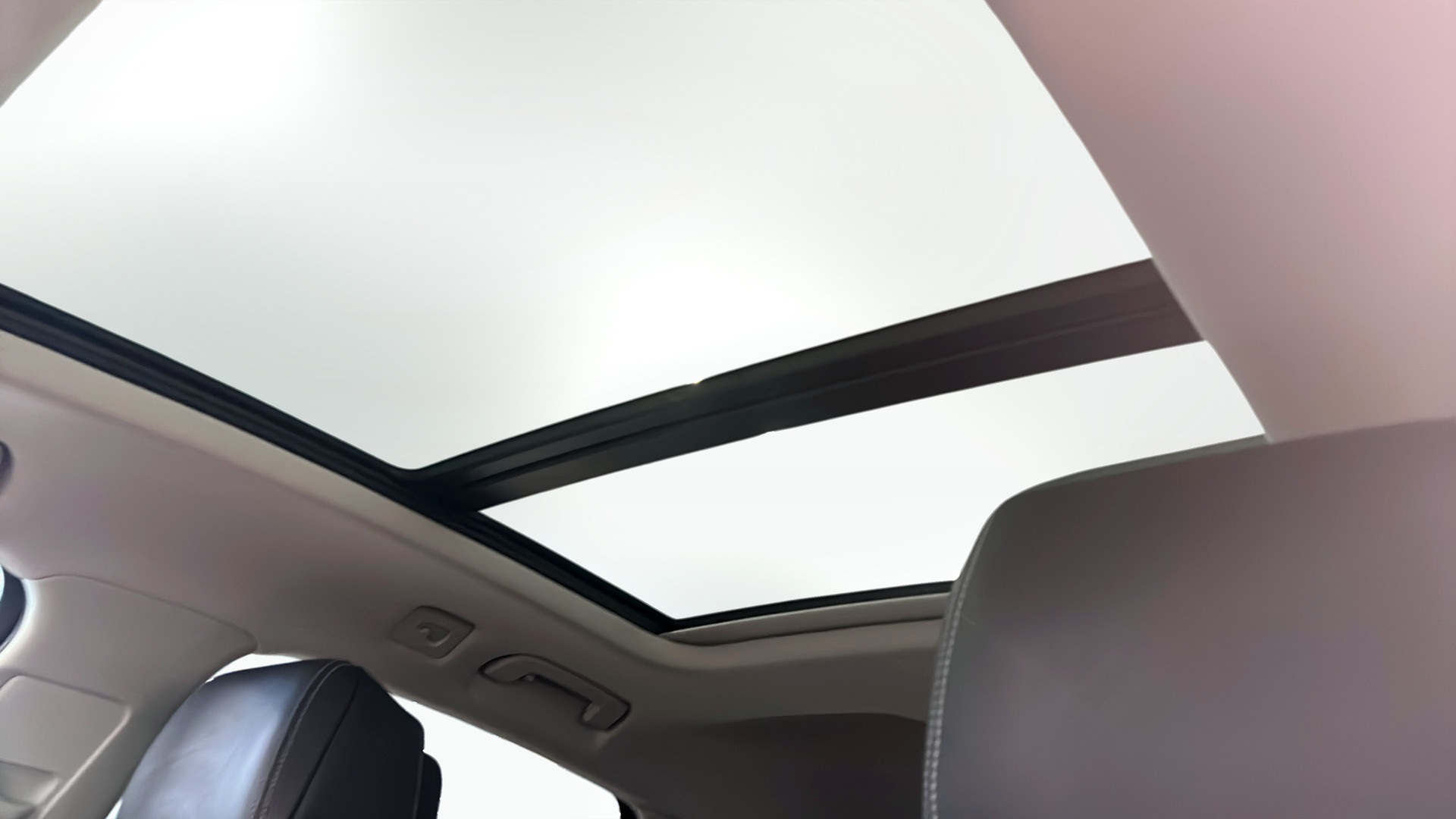 Audi Q8 e-tron JAK69T