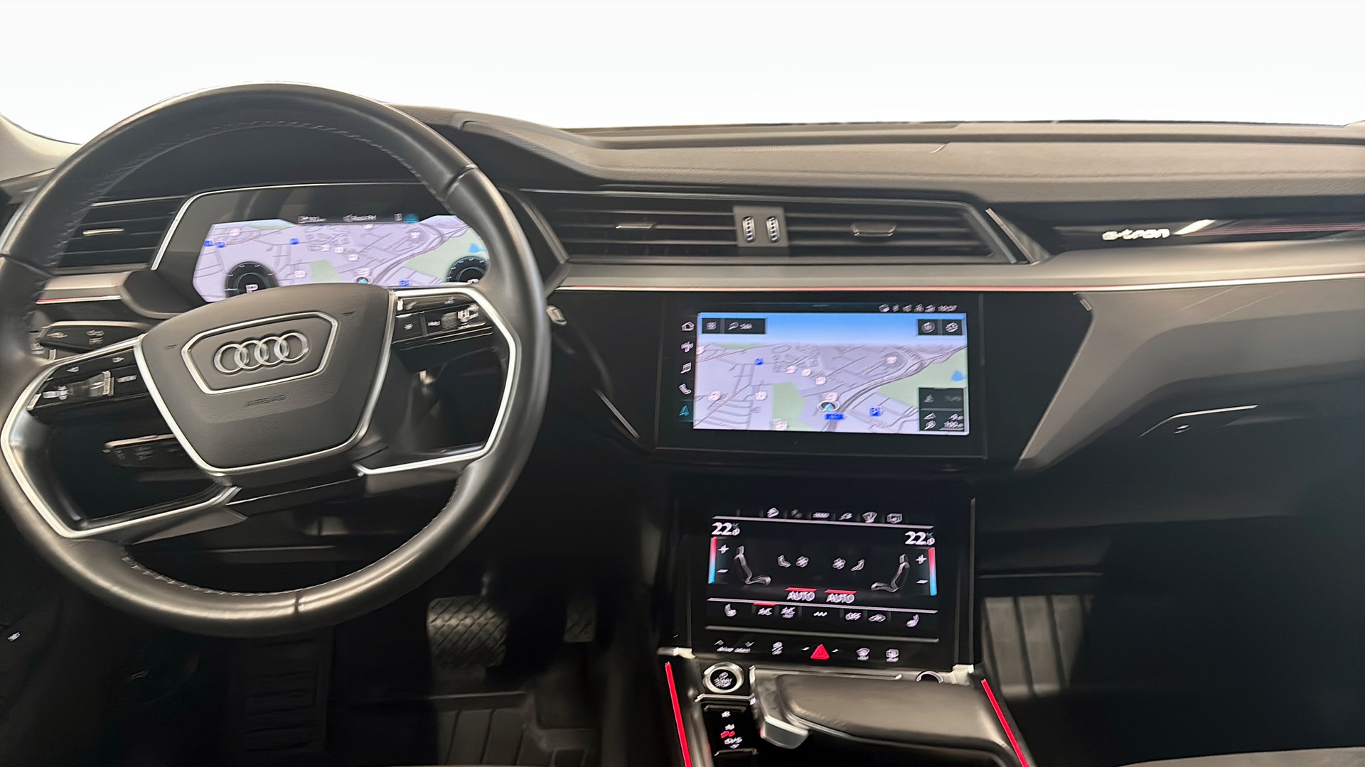 Audi Q8 e-tron JAK69T