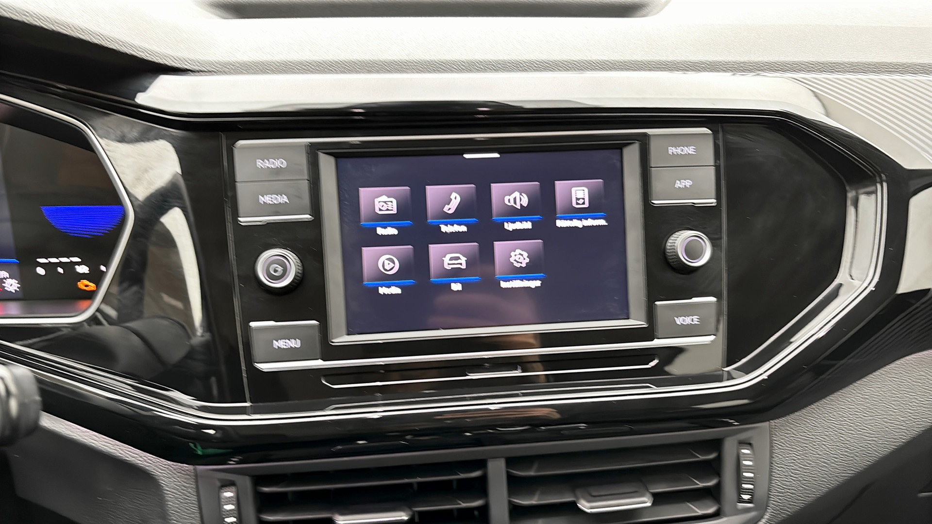 Volkswagen T-Cross JAK82U
