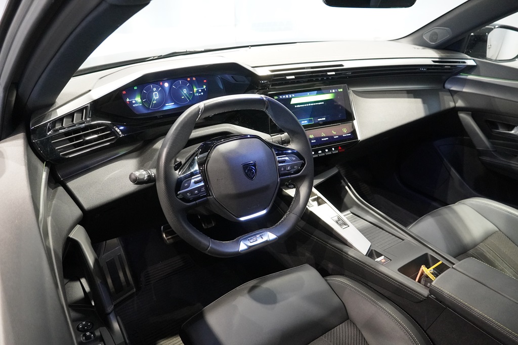 Peugeot 408 JAX46J