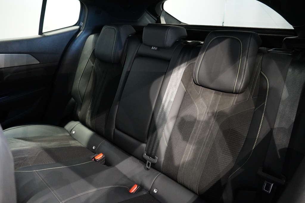 Peugeot 408 JAX46J