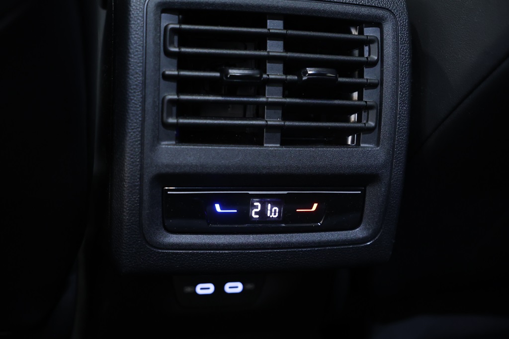 Volkswagen Golf JBA48A