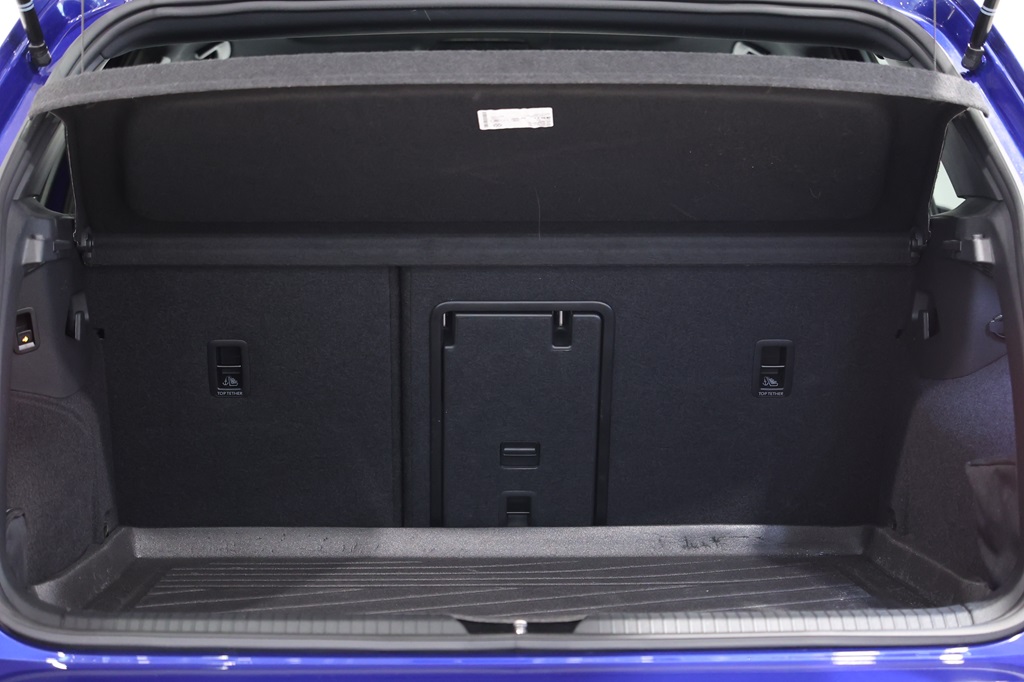 Volkswagen Golf JBA48A