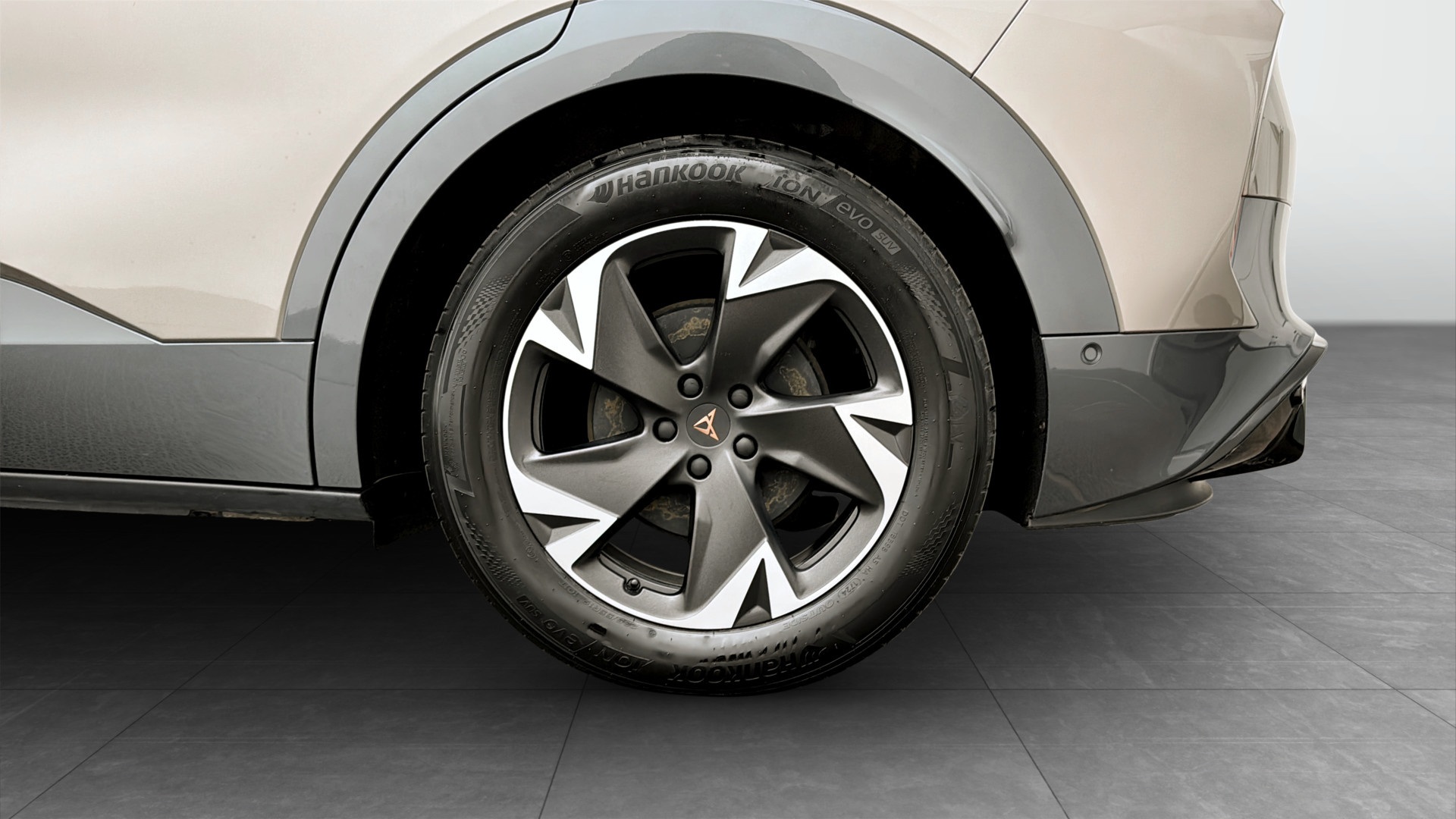 CUPRA Tavascan JBA48N