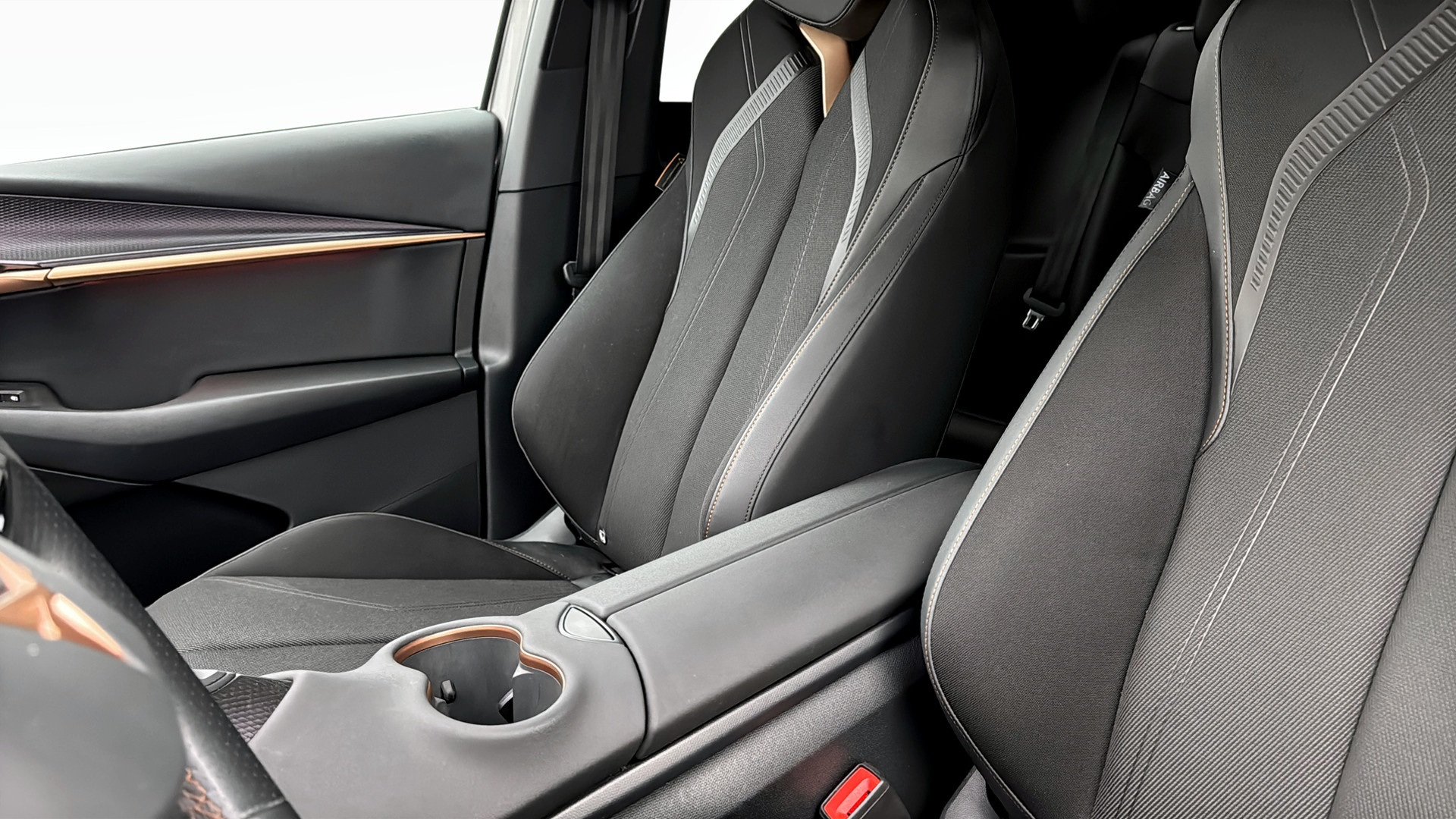 CUPRA Tavascan JBA48N
