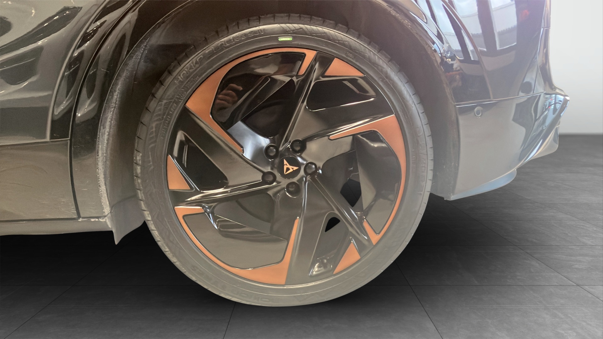 CUPRA Tavascan JBD32R