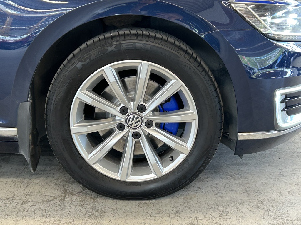 Volkswagen Passat JBE235