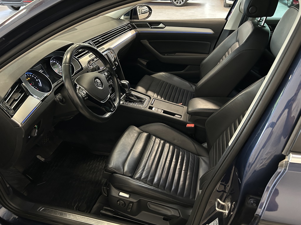 Volkswagen Passat JBE235