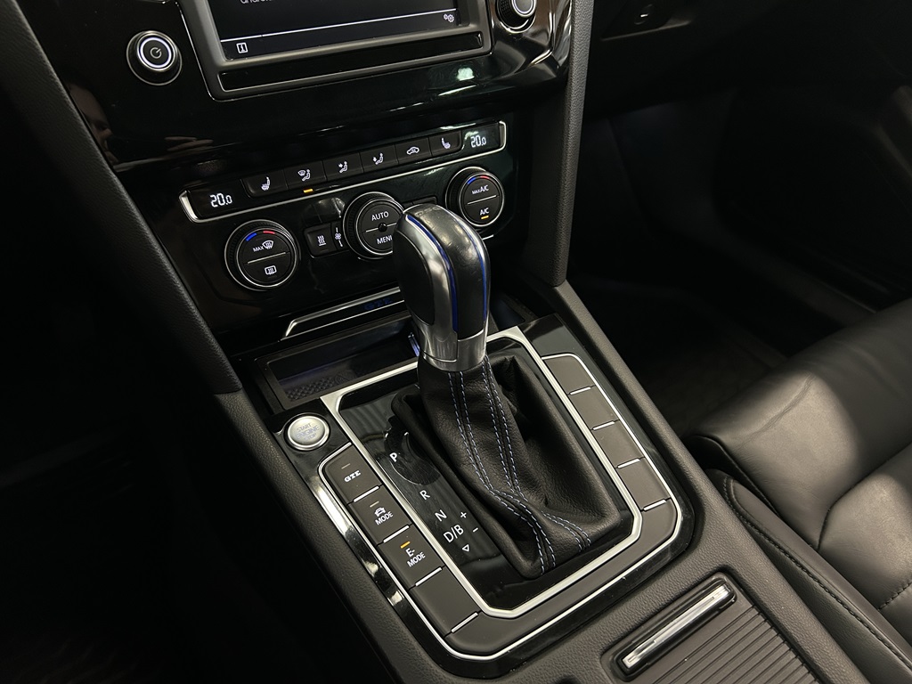 Volkswagen Passat JBE235