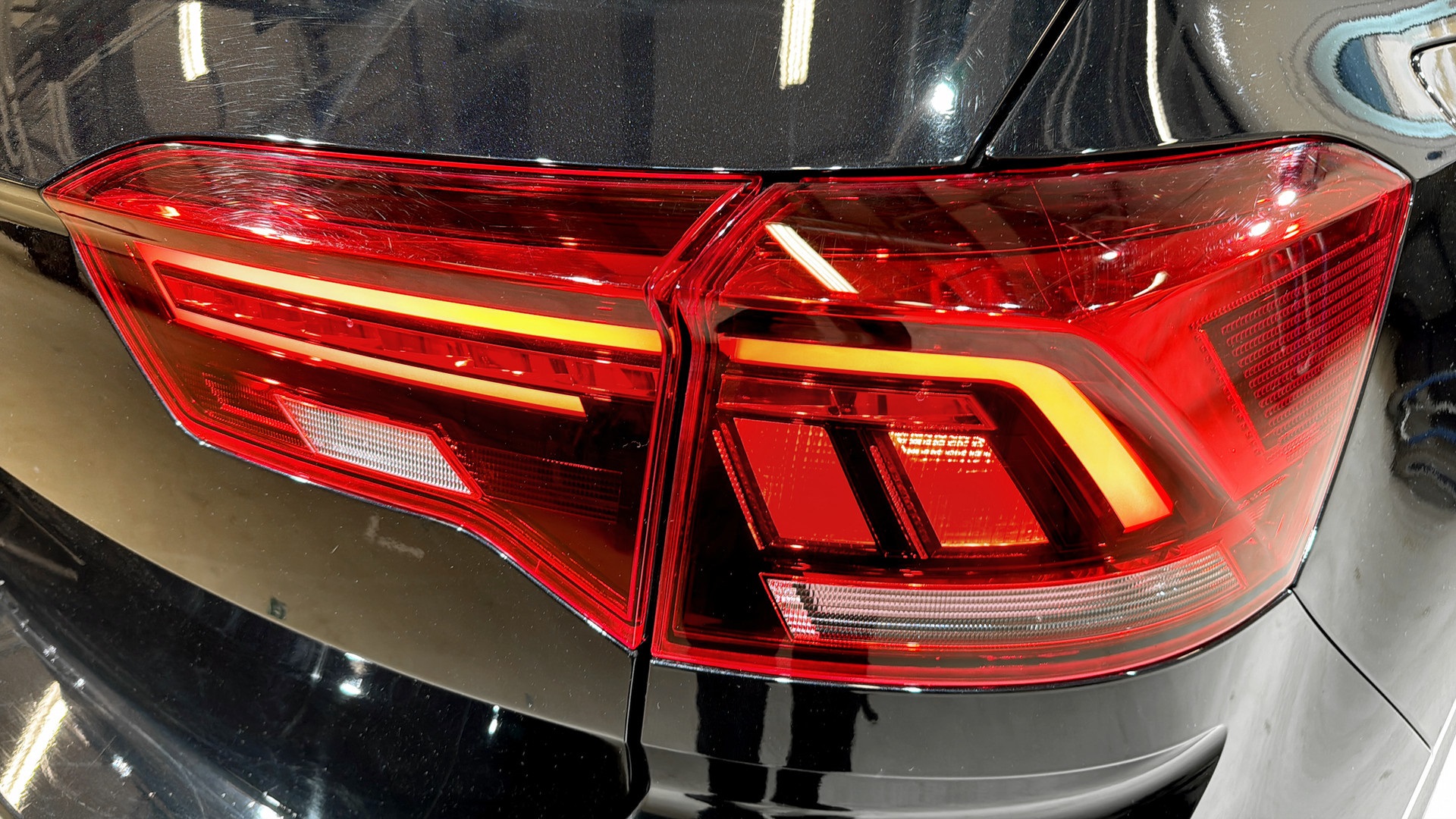 Volkswagen T-Roc JBH04E