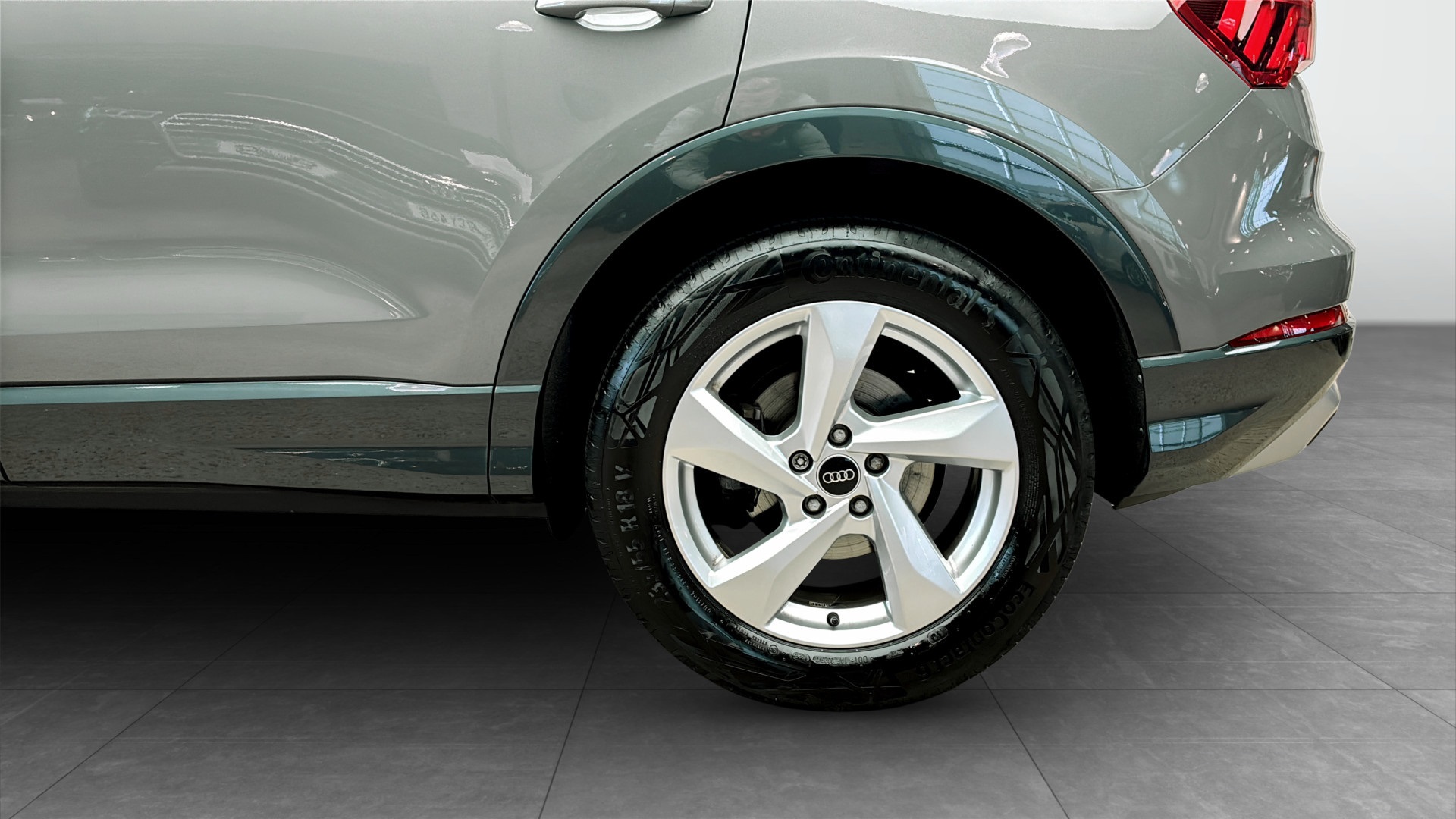 Audi Q3 JBJ93U