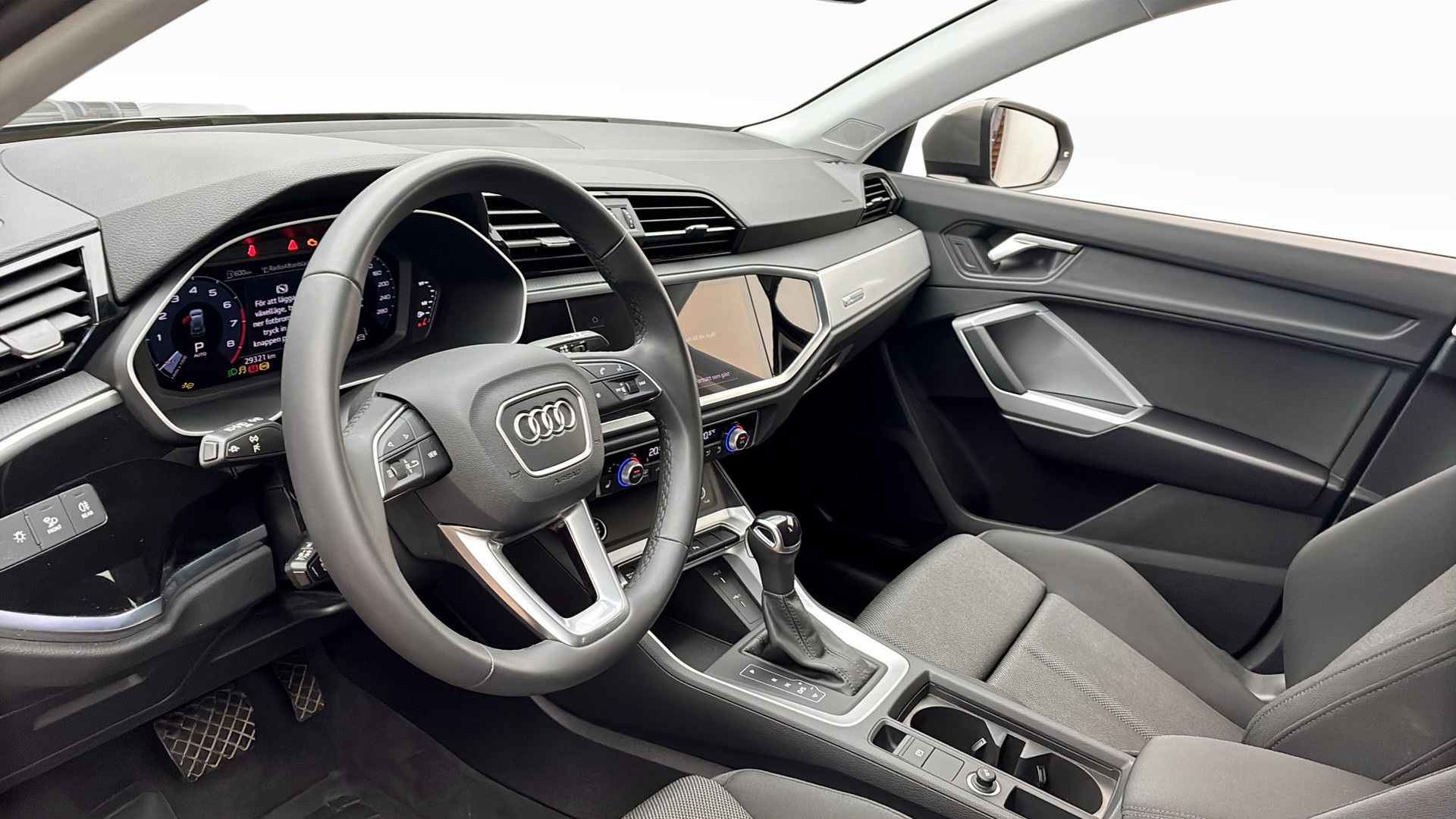 Audi Q3 JBJ93U