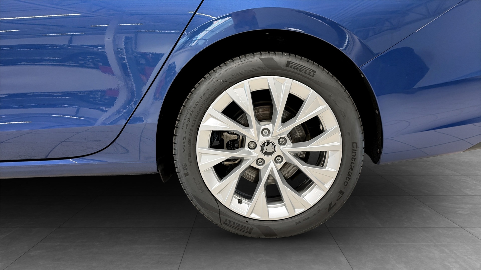 Skoda Superb Combi JBK04W