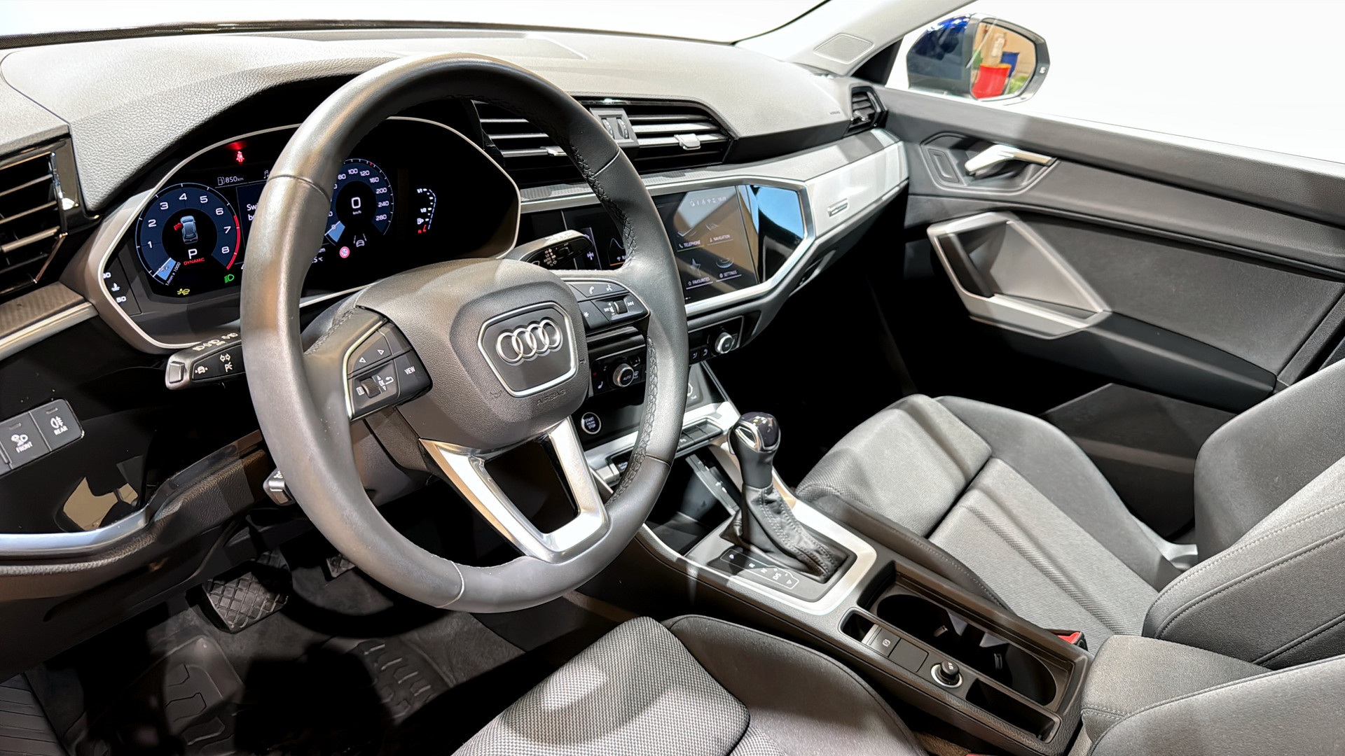 Audi Q3 JBK09P