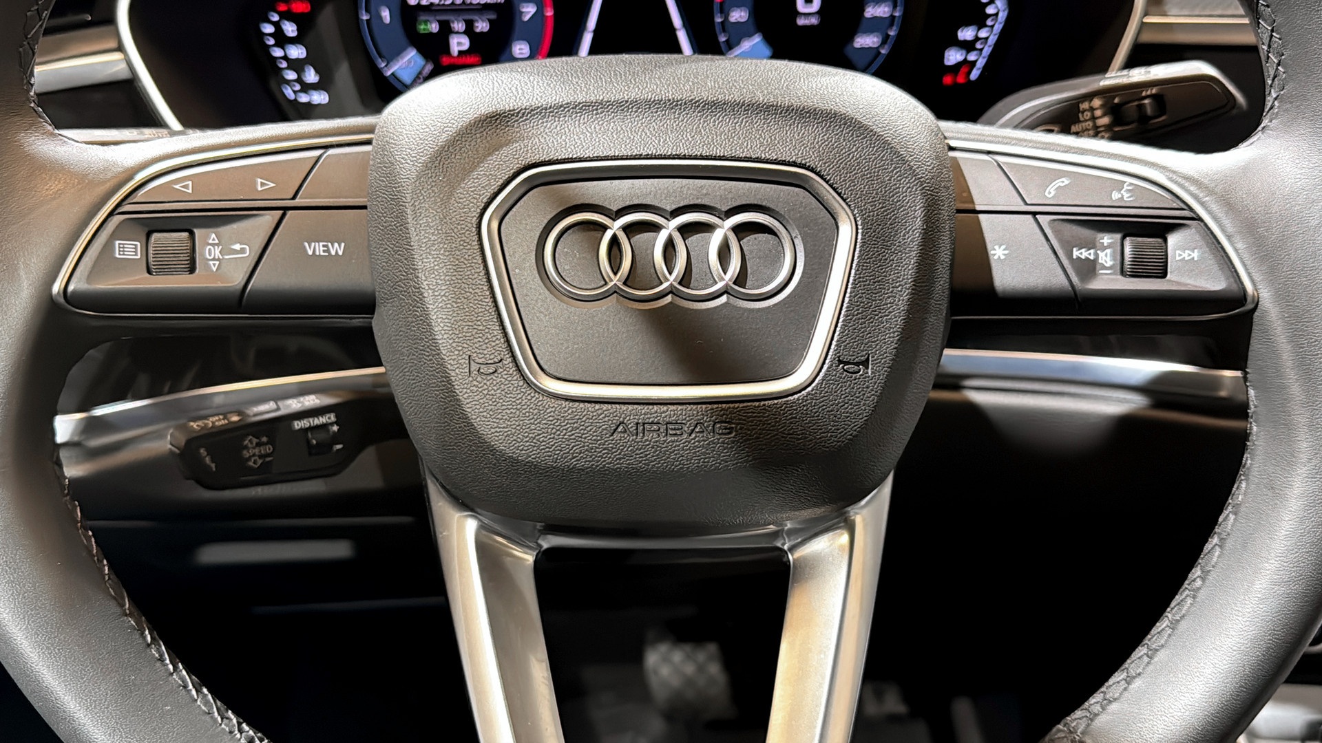 Audi Q3 JBK09P