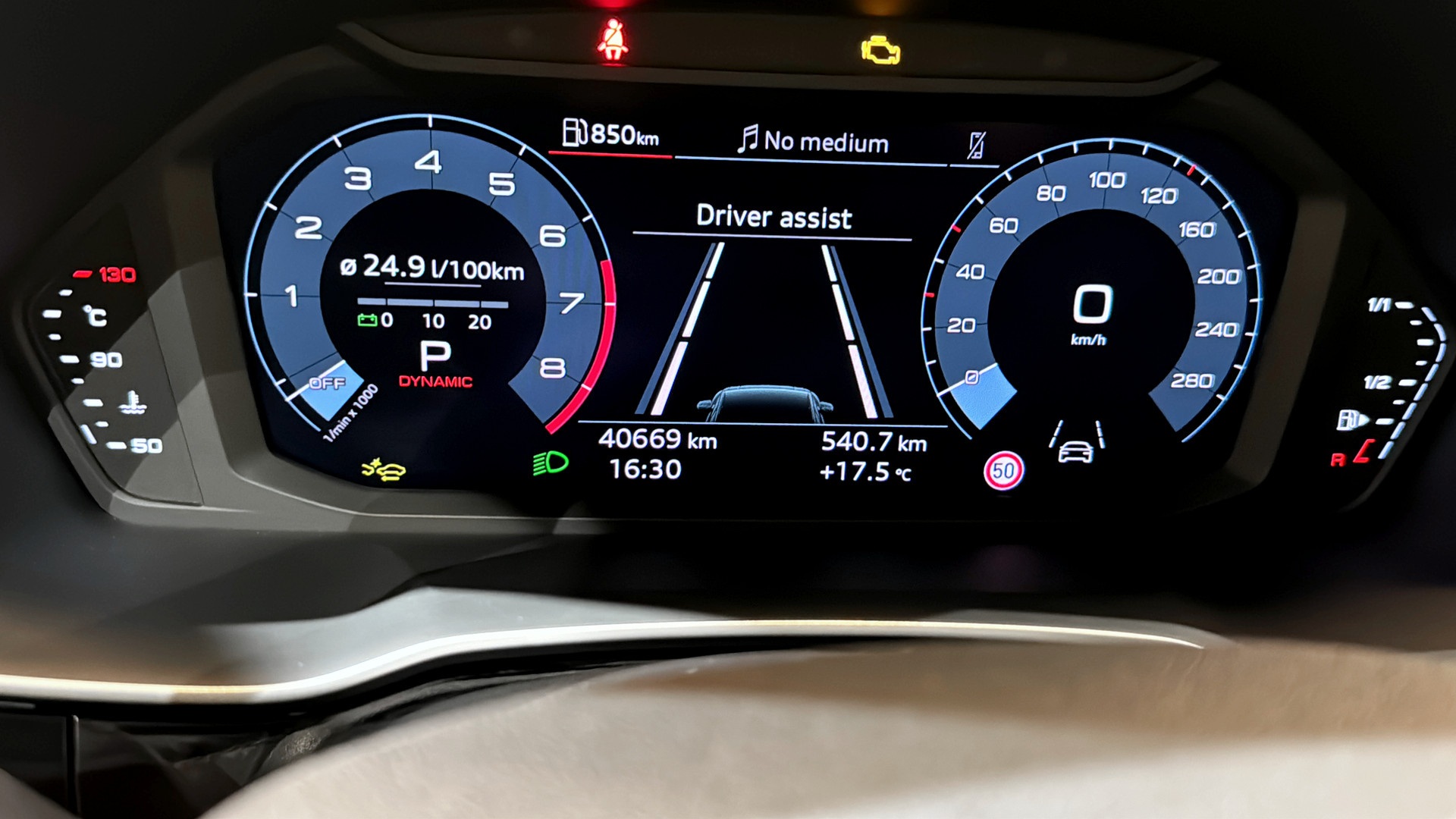 Audi Q3 JBK09P