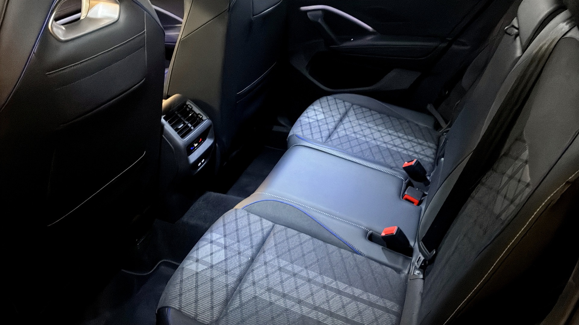 Volkswagen Tiguan JBL23W