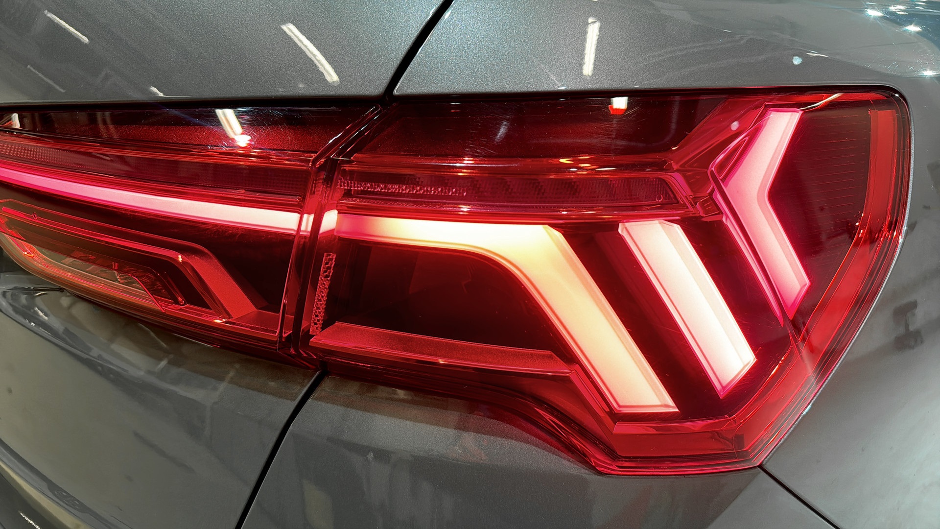 Audi Q3 JBL24Z