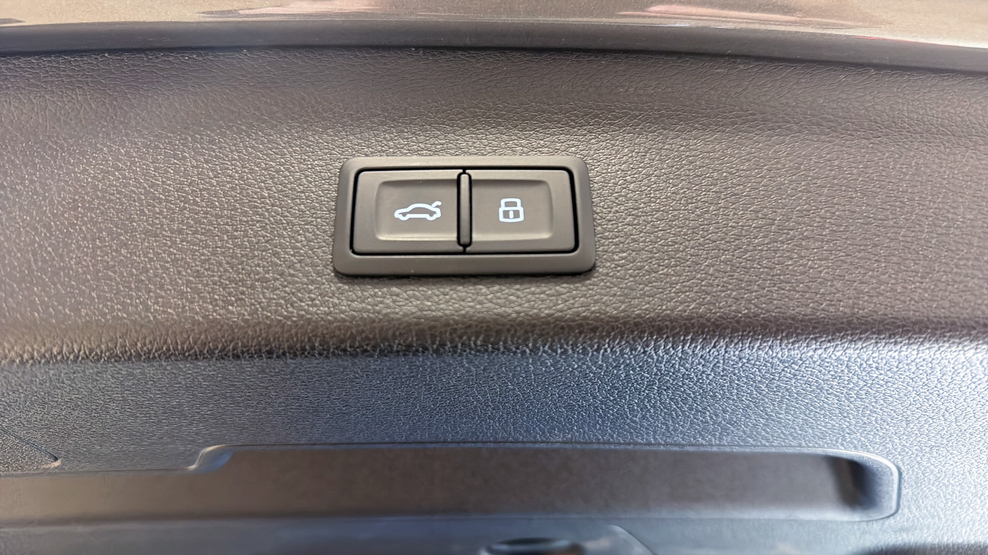 Audi Q3 JBL24Z
