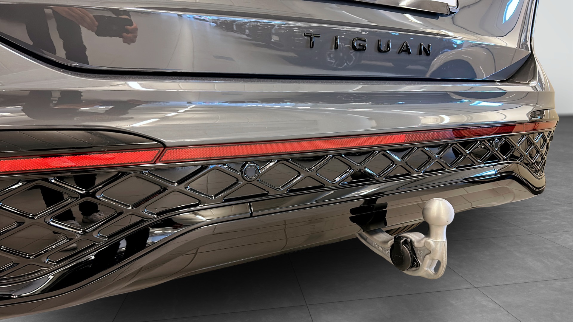 Volkswagen Tiguan JBL28U
