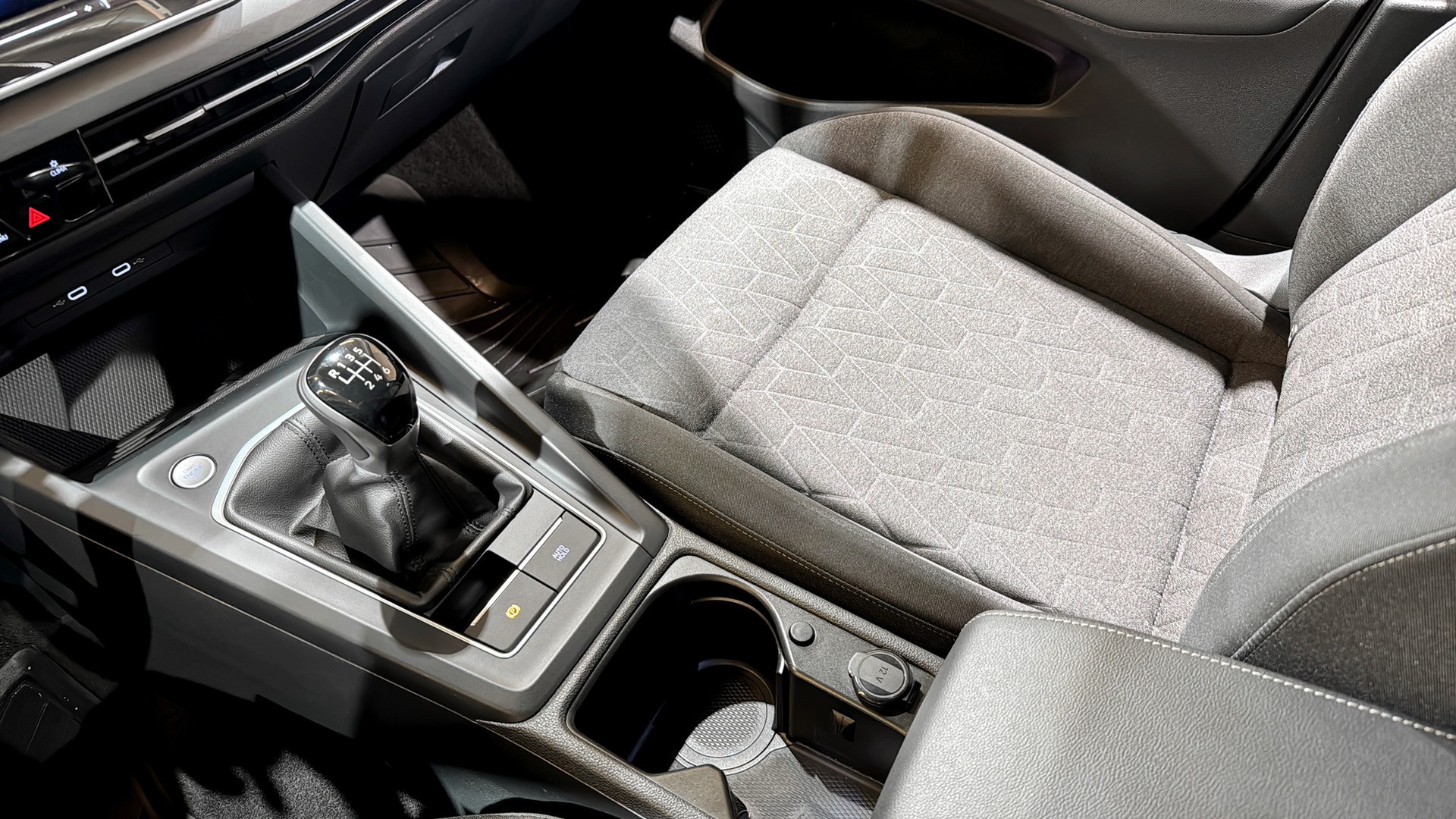Volkswagen Golf JBL28Z