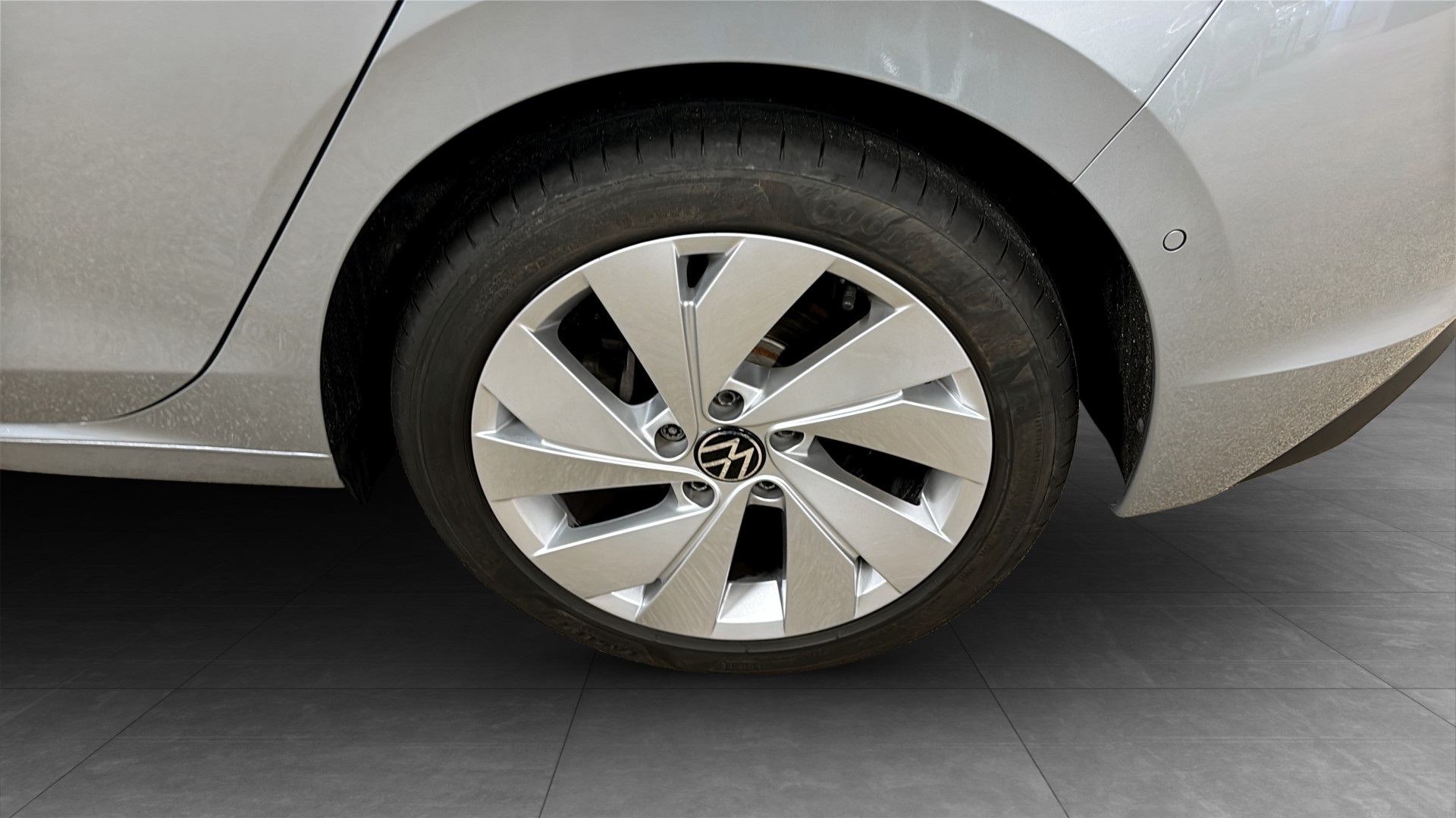 Volkswagen Golf JBL76U