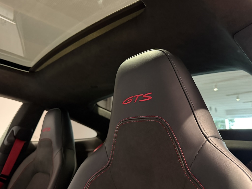 Porsche 911 Carrera JBP28Y