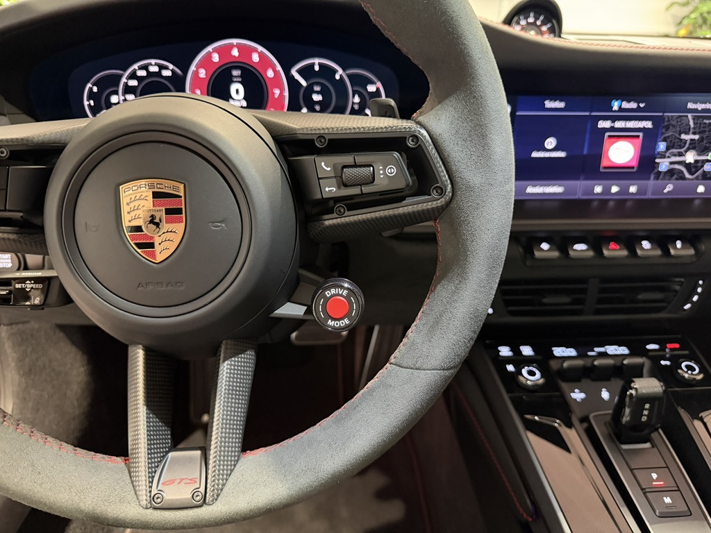 Porsche 911 Carrera JBP28Y