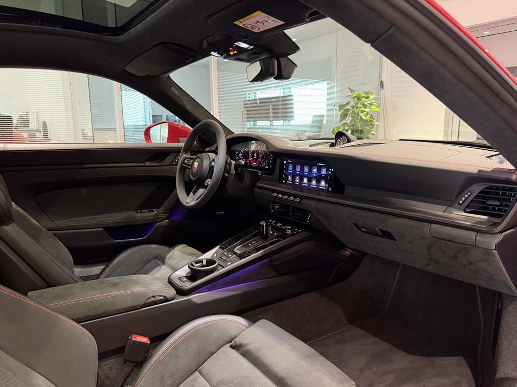 Porsche 911 Carrera JBP28Y
