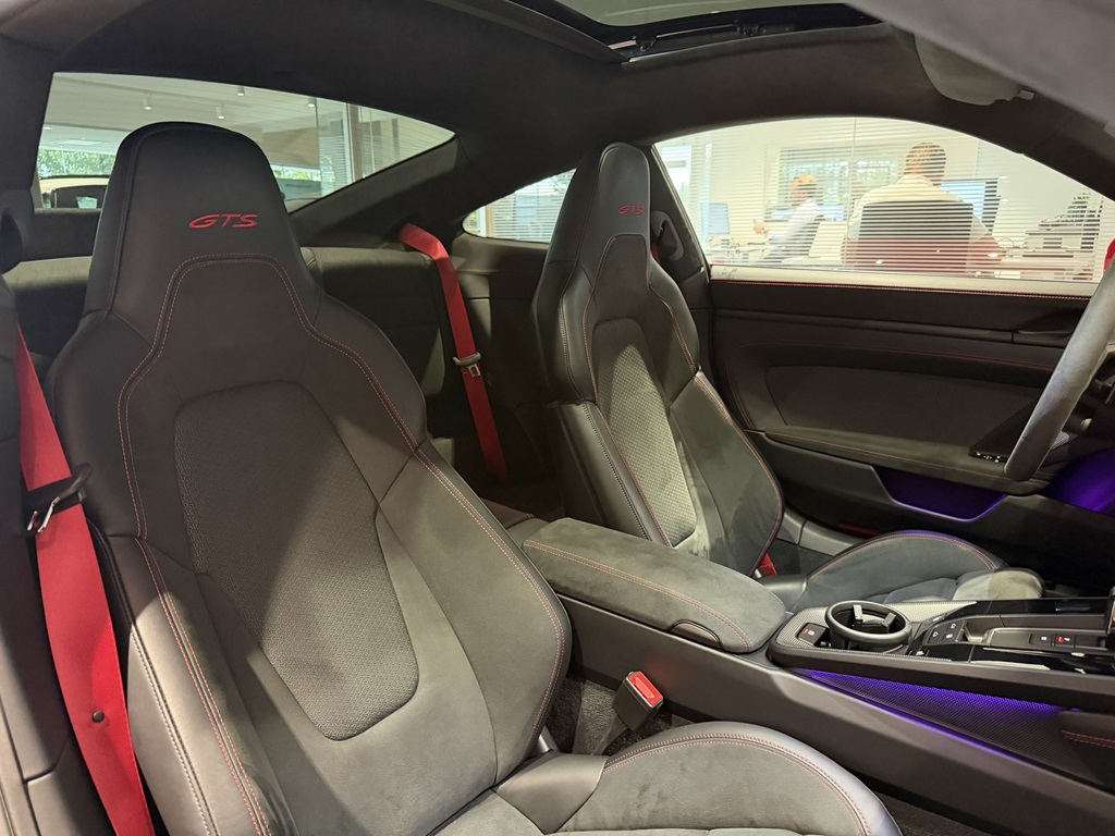 Porsche 911 Carrera JBP28Y