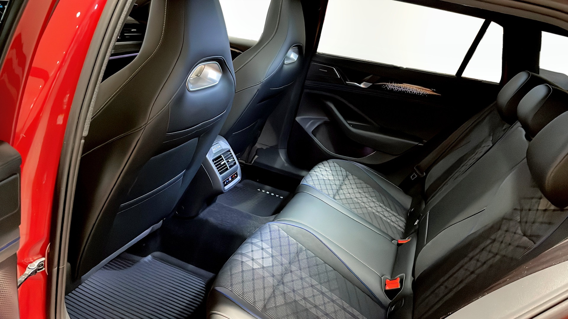 Volkswagen Passat Sportscombi JBX03D