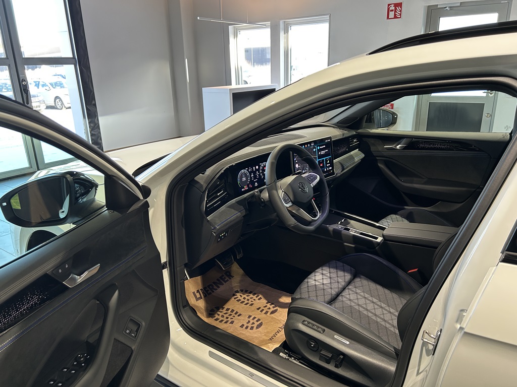 Volkswagen Passat JBY84C