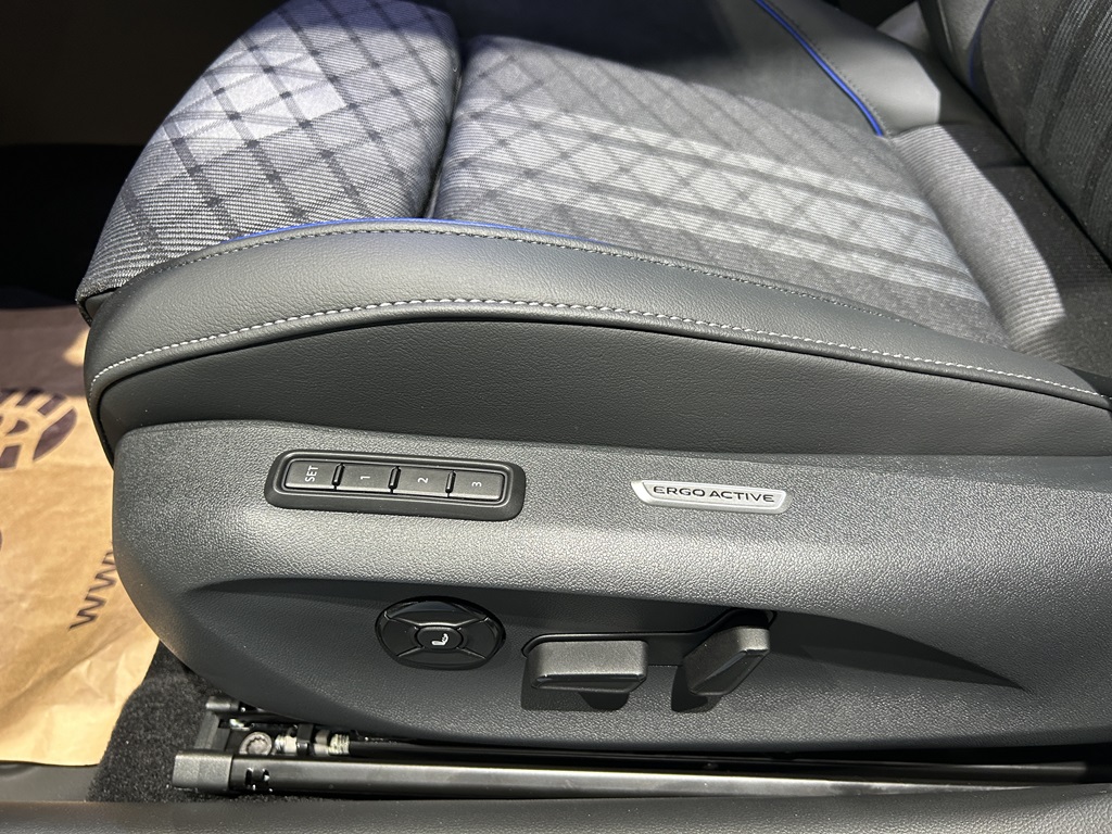 Volkswagen Passat JBY84C