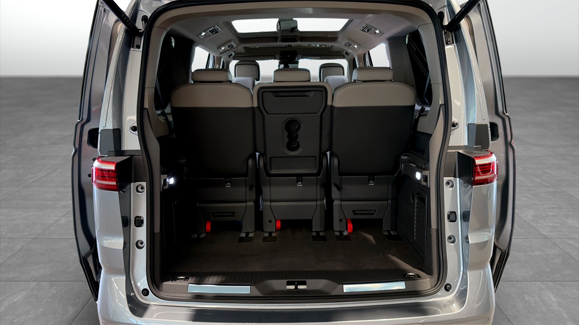 Volkswagen T7 Multivan JCA81T