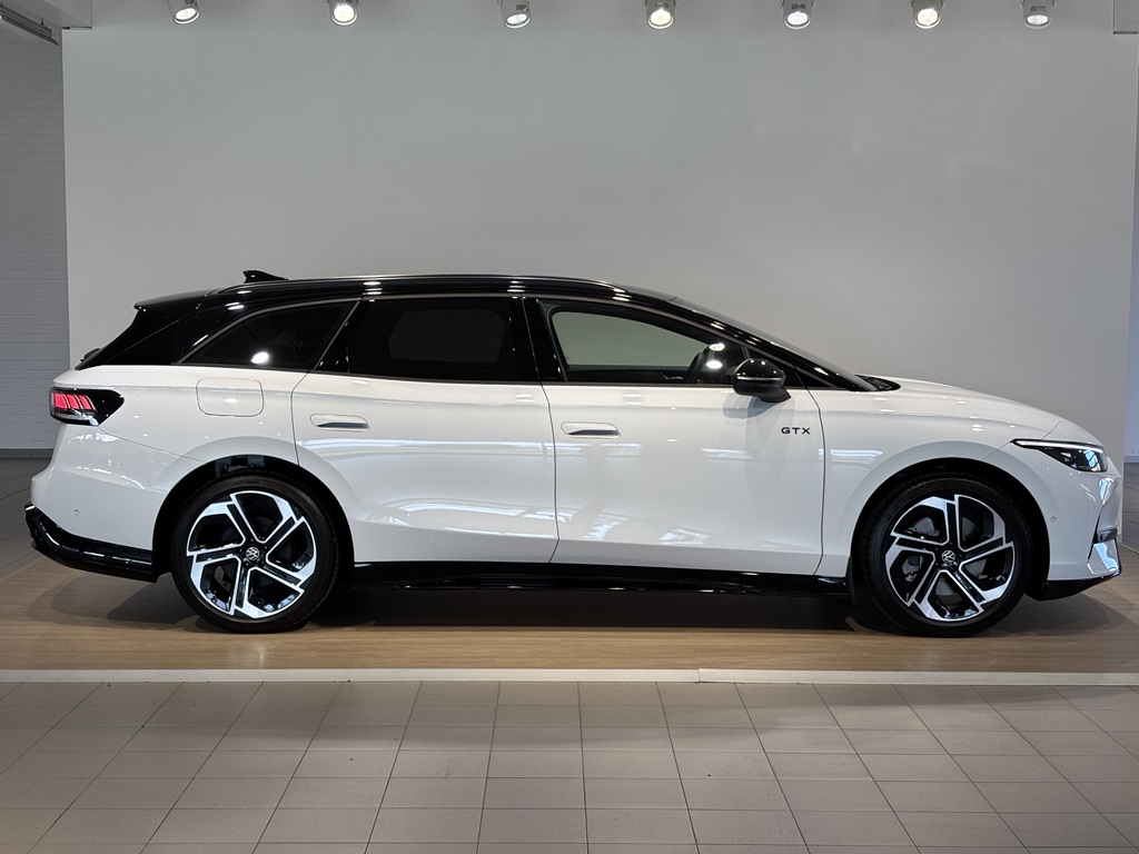 Volkswagen ID.7 Tourer JCA82W