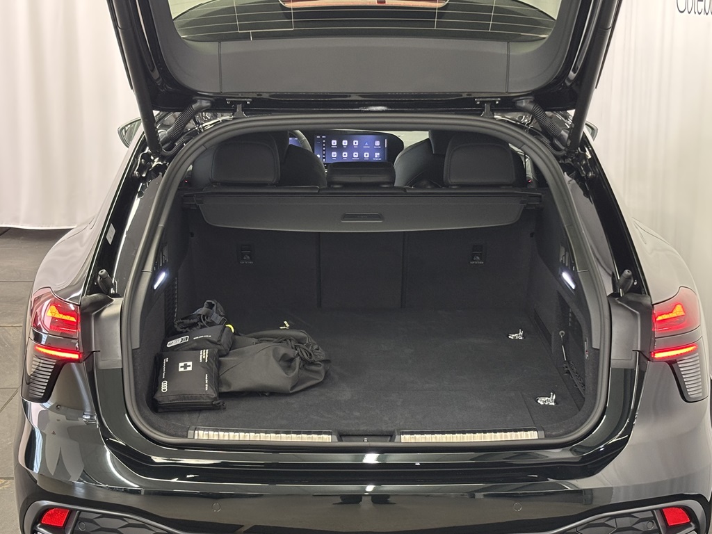 Audi A6 Avant JCB76B