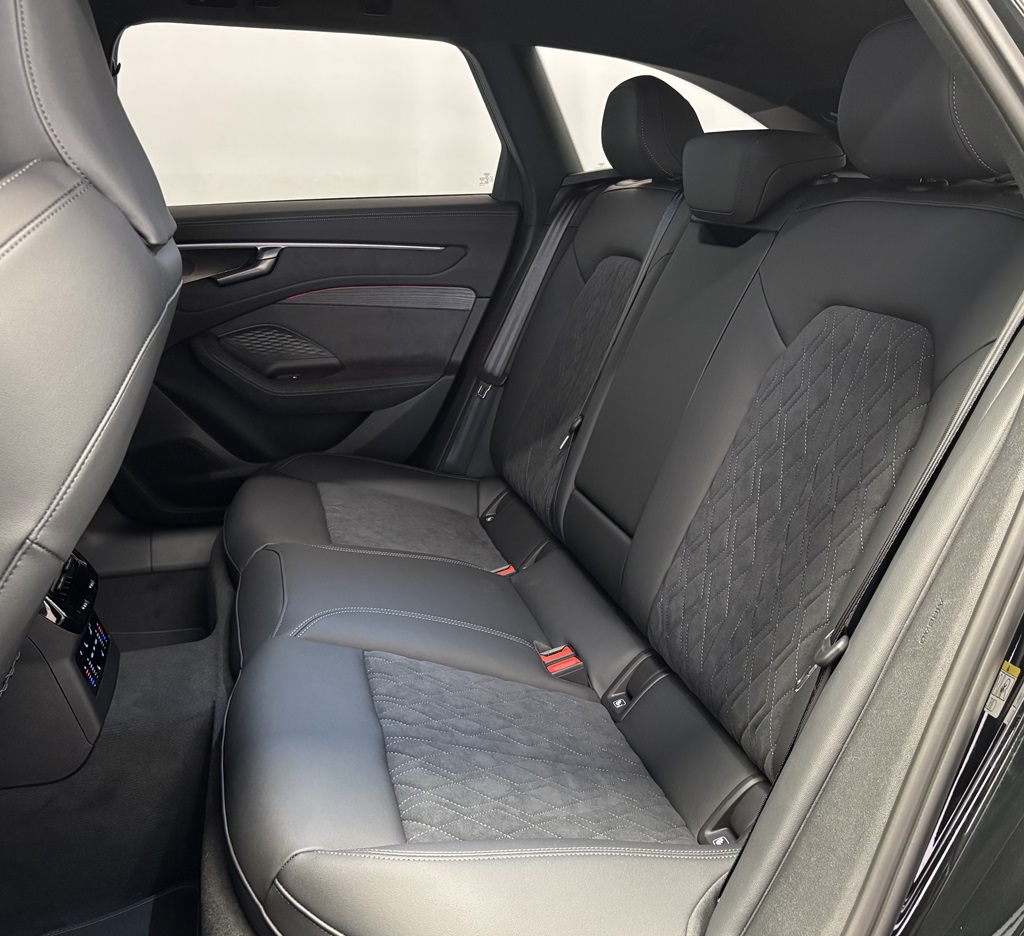 Audi A6 Avant JCB76B