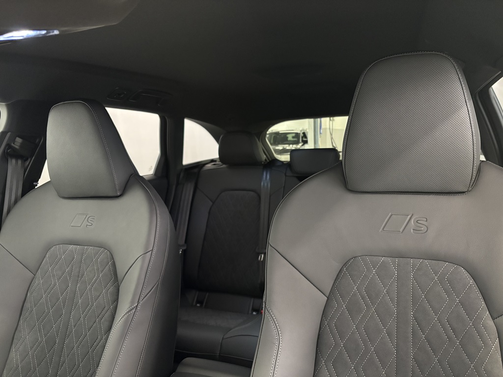 Audi A6 Avant JCB76B