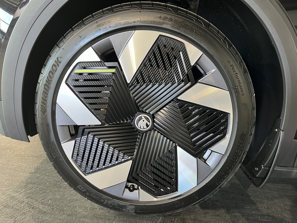 Skoda Elroq JCB95R