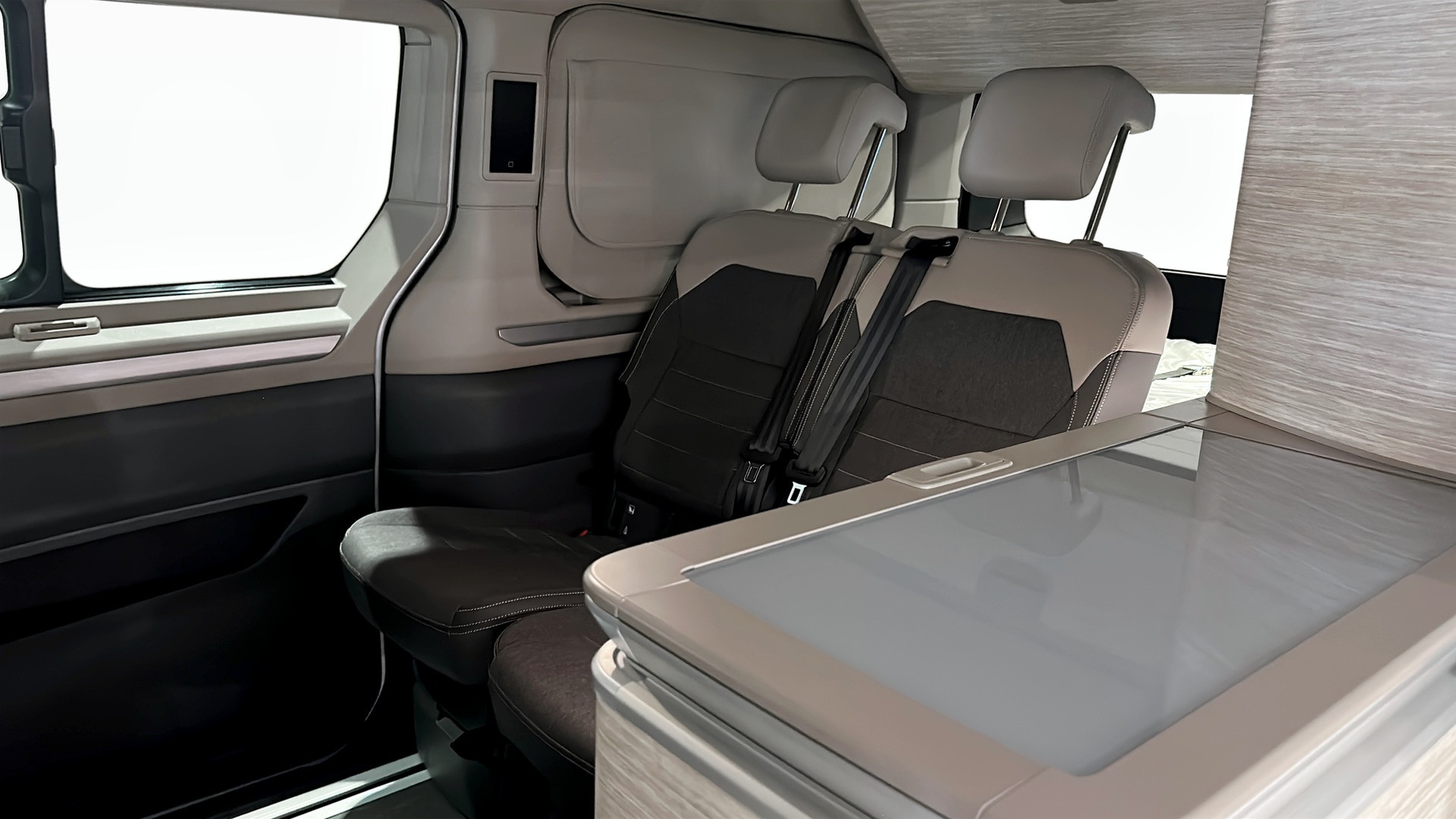 Volkswagen T7 California JCD22C
