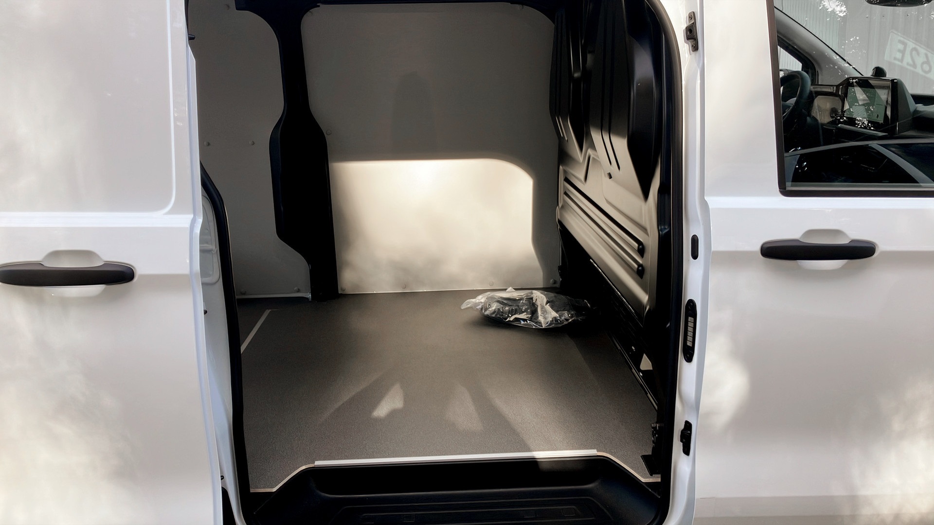 Volkswagen T7 Transporter JCD62E