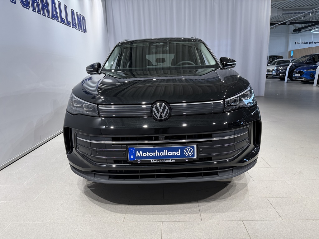 Volkswagen Tiguan JCD67Y