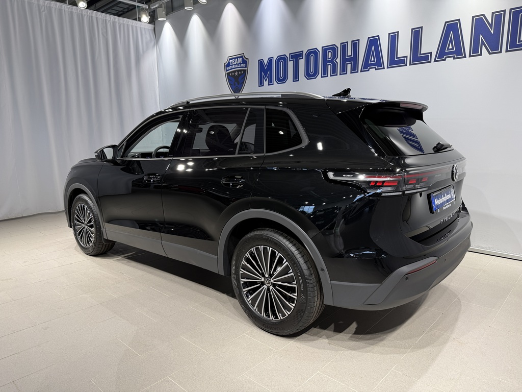 Volkswagen Tiguan JCD67Y