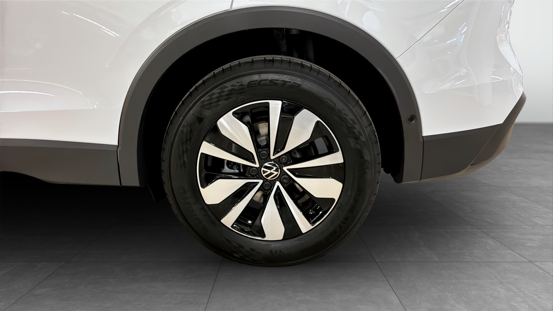 Volkswagen Tiguan JCD97N
