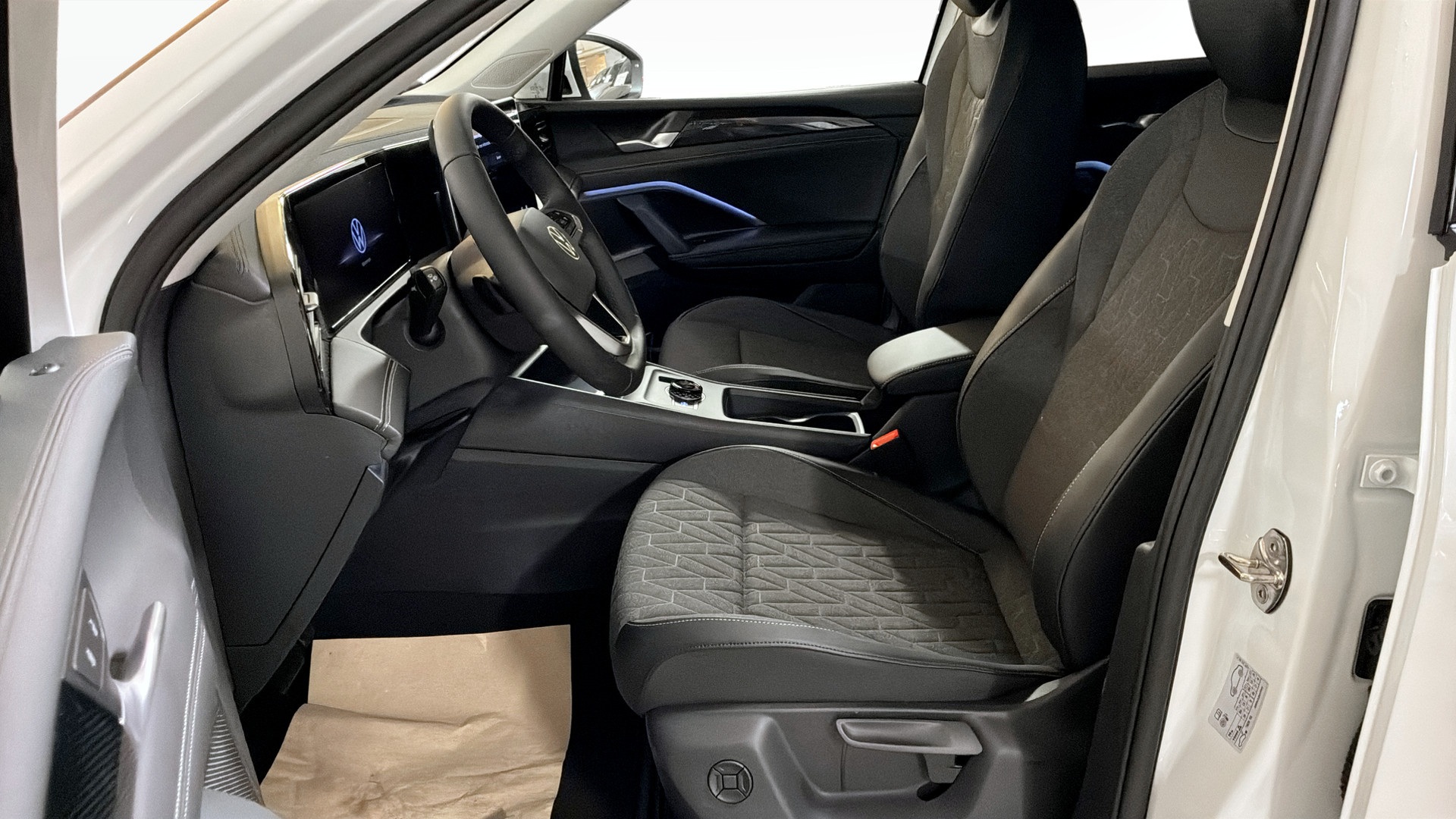 Volkswagen Tiguan JCD97N