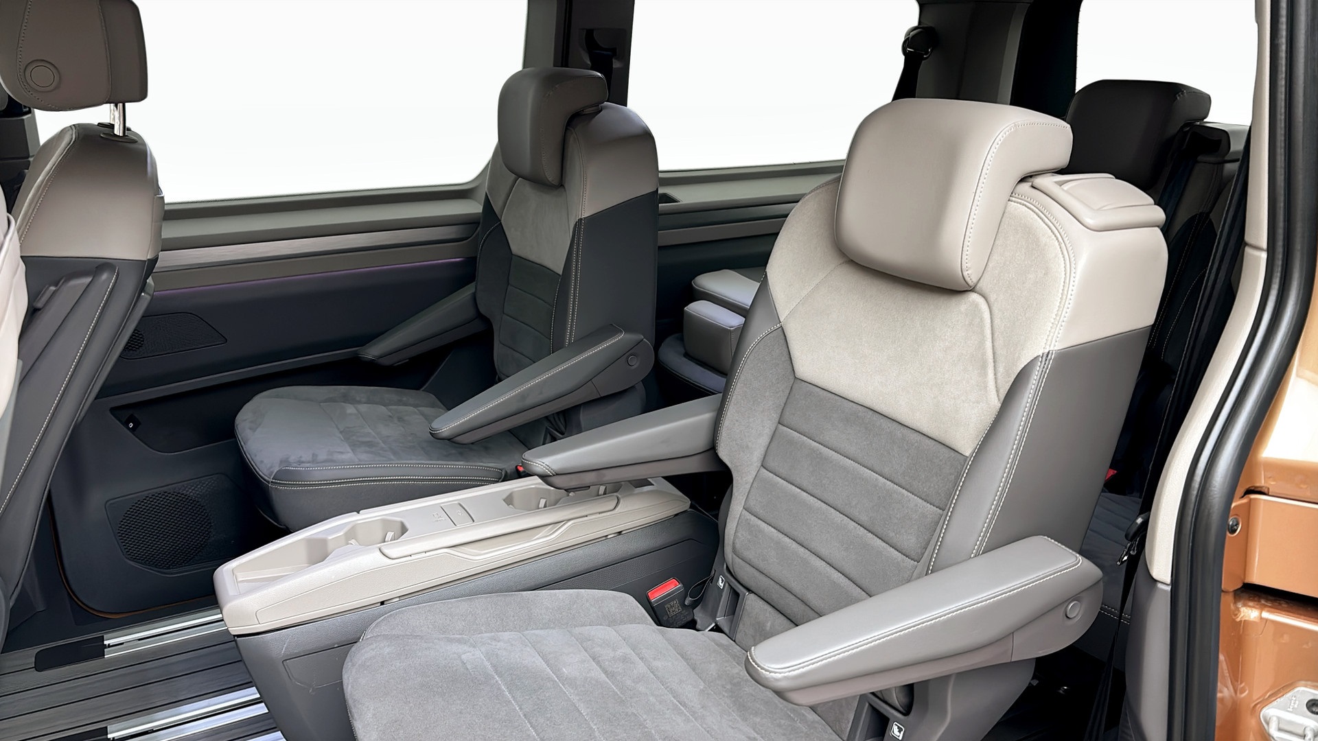 Volkswagen T7 Multivan JCF81J